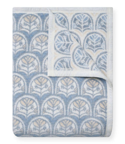 Cottage Scallop Blanket