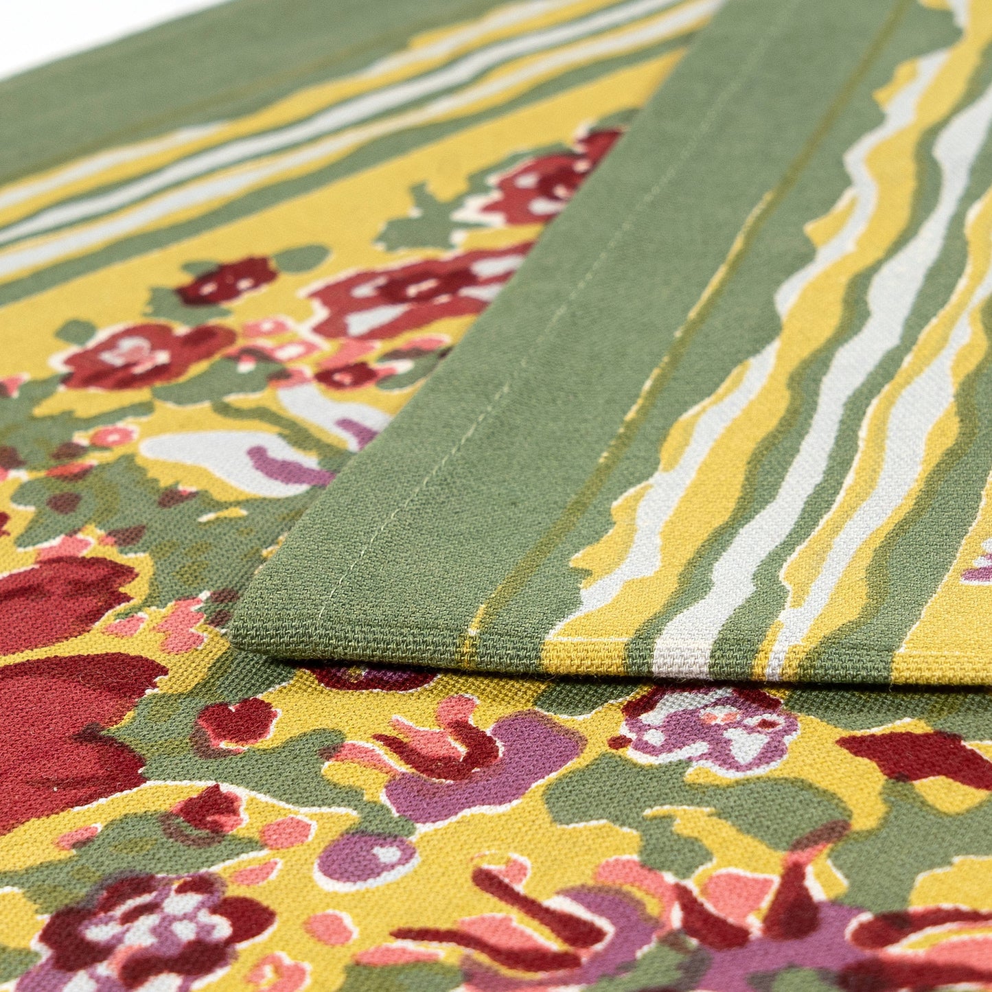Jardin Red & Green | Table Runners